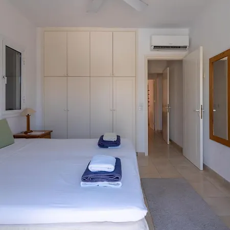 Tropical Paradise In Harbour Paphos, & Close To Apartment