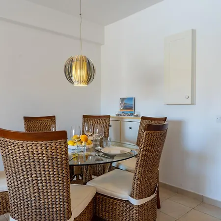 Apartment Tropical Paradise In Harbour Paphos, & Close To