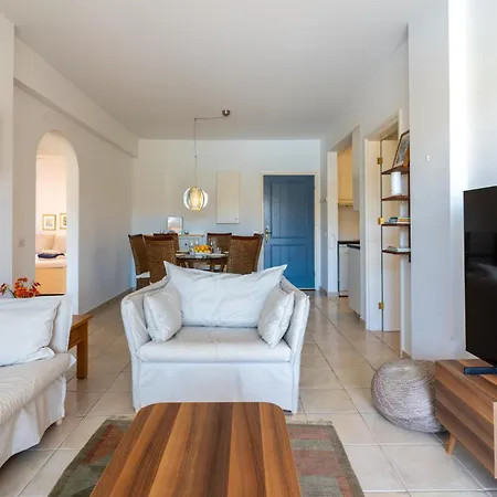 Tropical Paradise In Harbour Paphos, & Close To Apartment